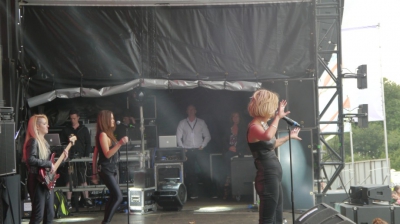 Sarah_Harding_-_Total_access_live_15_08_15_28729.jpg