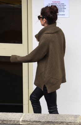 Arriving_at_Fountain_Studios_29_10_15_281329.jpg
