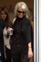 Имя файла=Arriving_at_a_hotel_in_Camden_-_091006_4.jpg
Размер файла=26КБ
Размеры=365x550
Дата=Март 08, 2012 Arriving_at_a_hotel_in_Camden_-_091006_4.jpg