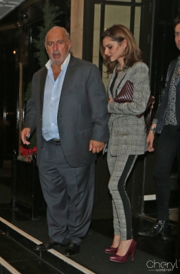 Leaving_the_Dorchester_Hotel_04_11_15_28229.jpg