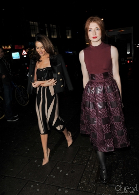 Cheryl_and_Nicola_Arriving_at_Elf_Musical_05_11_15_282529.jpg