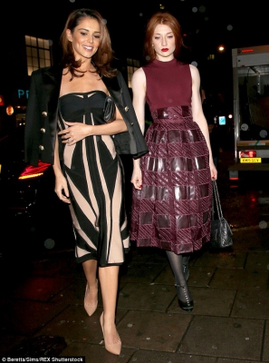 Cheryl_and_Nicola_Arriving_at_Elf_Musical_05_11_15_283629.jpg