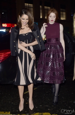 Cheryl_and_Nicola_Arriving_at_Elf_Musical_05_11_15_28729.jpg