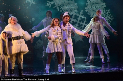 Kimberley_Walsh_on__Elf__The_Musical_05_11_15_28129.jpg