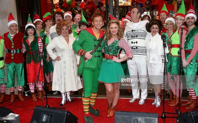 Kimberley_Walsh_with_the_Cast_Of__Elf__unveil_Hamleys_Christmas_windows_at_Hamleys_05_11_15_281129.jpg