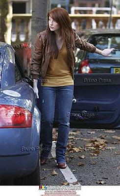 Nicola_Roberts_shopping_19_10_06_282929.jpg