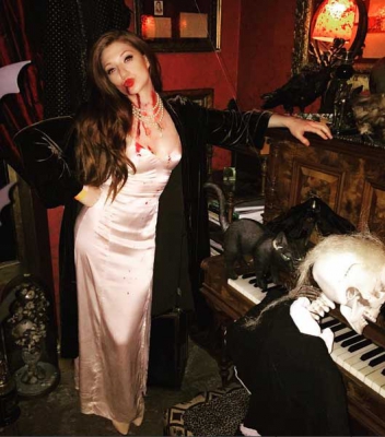 Nicola_At_Jonathon_Ross_Halloween_Party2C_London_31_10_15_28129.jpg