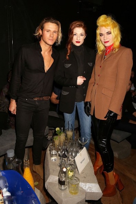 Nicola_Roberts_and_Melanie_Sykes_attend_the_launch_of_Zebrano_Restaurant_04_11_15_28629.jpg