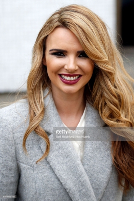 Nadine_Coyle_seen_leaving_the_ITV_Studios_after_performing_on_Lorraine_18_11_15_281829.jpg
