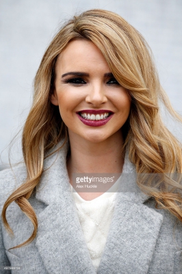 Nadine_Coyle_seen_leaving_the_ITV_Studios_after_performing_on_Lorraine_18_11_15_282629.jpg