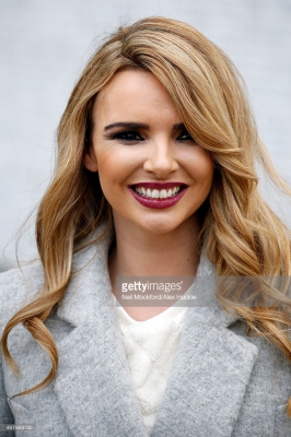 Nadine_Coyle_seen_leaving_the_ITV_Studios_after_performing_on_Lorraine_18_11_15_282929.jpg