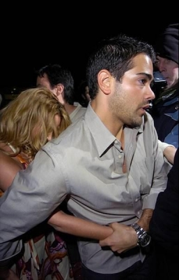 Girls_Aloud_4th_Anniversary_Party_At_Mahiki_Club_06_12_06_2816329.jpg