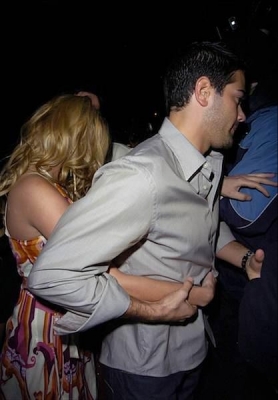 Girls_Aloud_4th_Anniversary_Party_At_Mahiki_Club_06_12_06_2816529.jpg