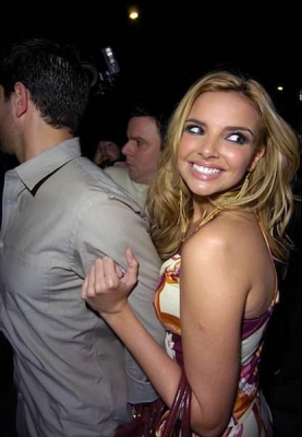 Girls_Aloud_4th_Anniversary_Party_At_Mahiki_Club_06_12_06_2816629.jpg