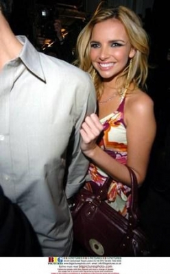 Girls_Aloud_4th_Anniversary_Party_At_Mahiki_Club_06_12_06_289429.jpg