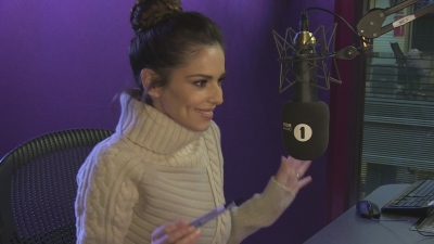 Cheryl_and_her_groups_on_the_Radio_1_Breakfast_Show_mp40060.jpg