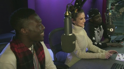 Cheryl_on_BBC_Radio_1_Breakfast_Show_with_Nick_Grimshaw___24_11_2015_mp40242.jpg
