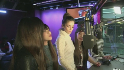 Cheryl_on_BBC_Radio_1_Breakfast_Show_with_Nick_Grimshaw___24_11_2015_mp40859.jpg