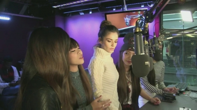 Cheryl_on_BBC_Radio_1_Breakfast_Show_with_Nick_Grimshaw___24_11_2015_mp40861.jpg