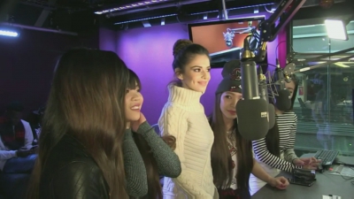 Cheryl_on_BBC_Radio_1_Breakfast_Show_with_Nick_Grimshaw___24_11_2015_mp40868.jpg
