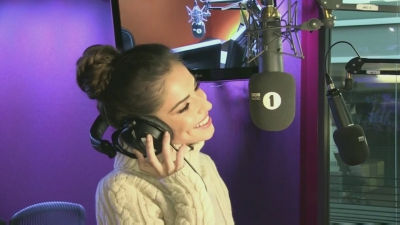 Cheryl_on_BBC_Radio_1_Breakfast_Show_with_Nick_Grimshaw___24_11_2015_mp41023.jpg