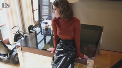 X_Factor_s_Cheryl_looks_amazing_in_ES_Magazine_shoot_-_behind_the_scenes_mp40065.jpg