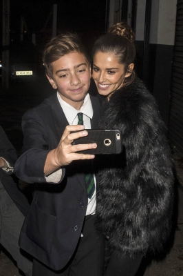 Arriving_and_Leaving_a_Rehearsal_Studio_in_London_01_12_15_281129.jpg