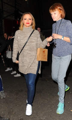 Kimberley_Walsh_goes_laidback_in_knitwear_as_she_drowns_her_sensational_curves_in_baggy_jumper_following_Elf_performance_07_12_15_28229.jpg