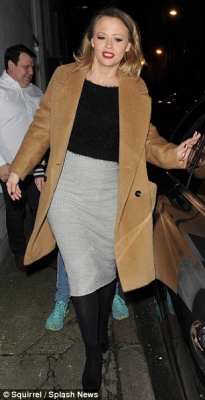 Kimberley_Walsh_highlights_her_hourglass_curves_in_a_form-fitting_pencil_skirt_and_cropped_jumper_as_she_leaves_the_theatre_01_12_15_28929.jpg