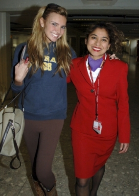 Nadine_At_Heathrow_Airport_19_01_07_28829.jpg