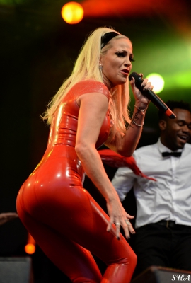 Sarah_Harding_-_Manchester_Pride_29_08_15_2833329.jpg