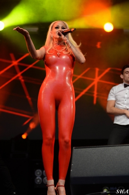 Sarah_Harding_-_Manchester_Pride_29_08_15_2834729.jpg