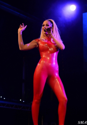 Sarah_Harding_-_Manchester_Pride_29_08_15_2837329.jpg