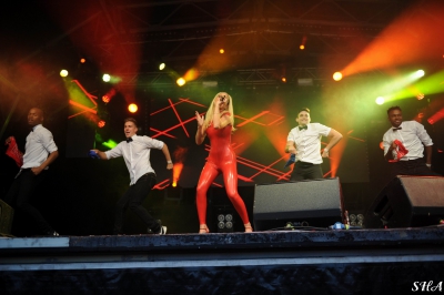 Sarah_Harding_-_Manchester_Pride_29_08_15_2841129.jpg