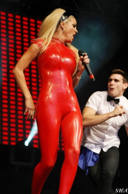 Sarah_Harding_-_Manchester_Pride_29_08_15_2842329.jpg