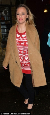 Kim_performances_of_Elf_The_Musical_at_London_s_Dominion_Theatre_22_12_15_28229.jpg
