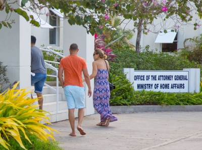 Kimberley_Walsh_with_fiance_Justin_Scott_ahead_of_Barbados_wedding_27_01_16_282229.jpg