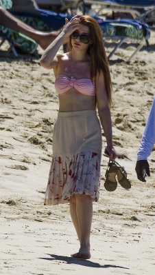 Nicola_Roberts_bares_her_perfect_porcelain_skin_and_toned_abs_in_a_pink_bikini_as_she_hits_the_beach_in_Barbados_29_01_16_2814529.jpg