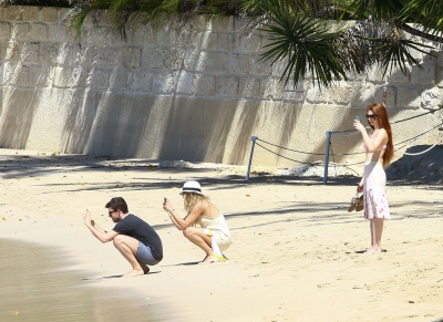 Nicola_Roberts_bares_her_perfect_porcelain_skin_and_toned_abs_in_a_pink_bikini_as_she_hits_the_beach_in_Barbados_29_01_16_282429.jpg