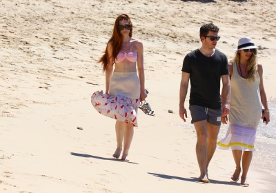 Nicola_Roberts_bares_her_perfect_porcelain_skin_and_toned_abs_in_a_pink_bikini_as_she_hits_the_beach_in_Barbados_29_01_16_286529.jpg