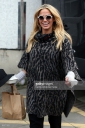 Sarah_Harding_seen_posing_with_fans_at_the_ITV_Studios_after_appearing_on_Loose_Women_13_01_16_281929.jpg