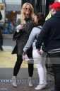 Sarah_Harding_seen_posing_with_fans_at_the_ITV_Studios_after_appearing_on_Loose_Women_13_01_16_28329.jpg