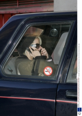 GA_leaving_the_Riverside_Studios2C_London_11_12_07_2810129.jpg