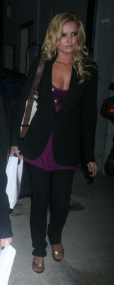 GA_leaving_the_Riverside_Studios2C_London_11_12_07_288629.jpg
