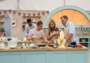 Kimberley_Walsh_2596_The_Great_Sport_Relief_Bake_Off_promos_2016_28429.jpg