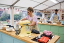 Kimberley_Walsh_2596_The_Great_Sport_Relief_Bake_Off_promos_2016_28729.jpg