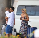 Имя файла=Kimberley_Walsh_and_Justin_Scott_looked_more_smitten_with_their_little_family_than_ever_as_they_headed_home_from_their_honeymoon_in_Barbados_12_02_16_283629.jpg
Размер файла=553КБ
Размеры=2300x2294
Дата=Апр 10, 2016 Kimberley_Walsh_and_Justin_Scott_looked_more_smitten_with_their_little_family_than_ever_as_they_headed_home_from_their_honeymoon_in_Barbados_12_02_16_283629.jpg