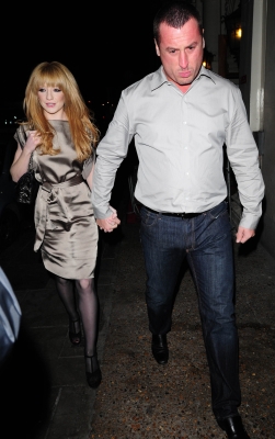 Nicola_Roberts_leaving_Nobu_Restaraunt_London_20_12_07_281329.jpg