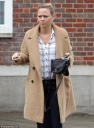 Kimberley_Walsh_was_spotted_back_in_the_UK_on_Sunday_14_02_16_28529.jpg