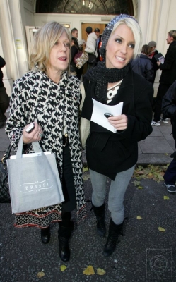 Girls_Aloud_leaving_the_BBC_studios_in_Maida_Vale_23_11_07_283429.jpg